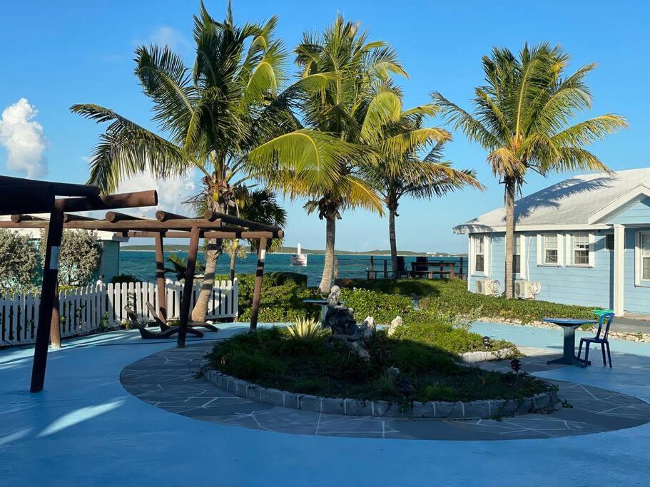 Beautiful Villa Just Steps Away From The Beach! George Town Ngoại thất bức ảnh